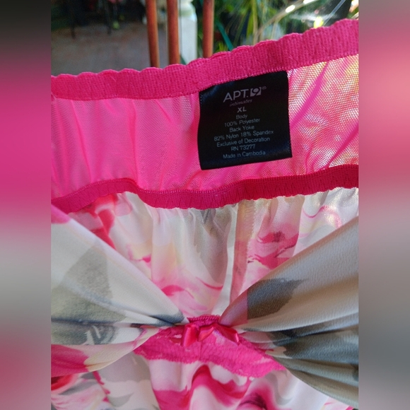 Apt. 9 Pink and White Floral Top - Picture 6 of 6